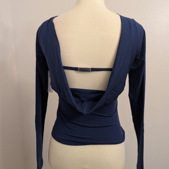 Women's Abercrombie and Fitch Bra-Free Cowl-Back Hardware Top Navy Blue Size XS - Picture 3 of 8
